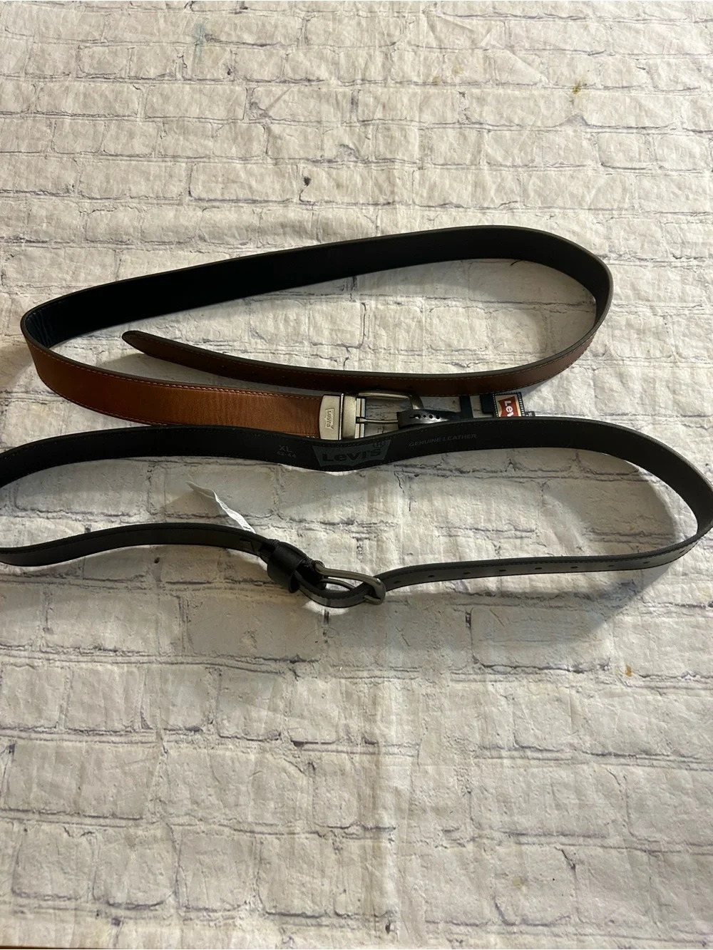 LEVI’S MADE IN INDIA REVERSIBLE BLACK/TAN AND BLACK SIZE 42-44 RUGGED